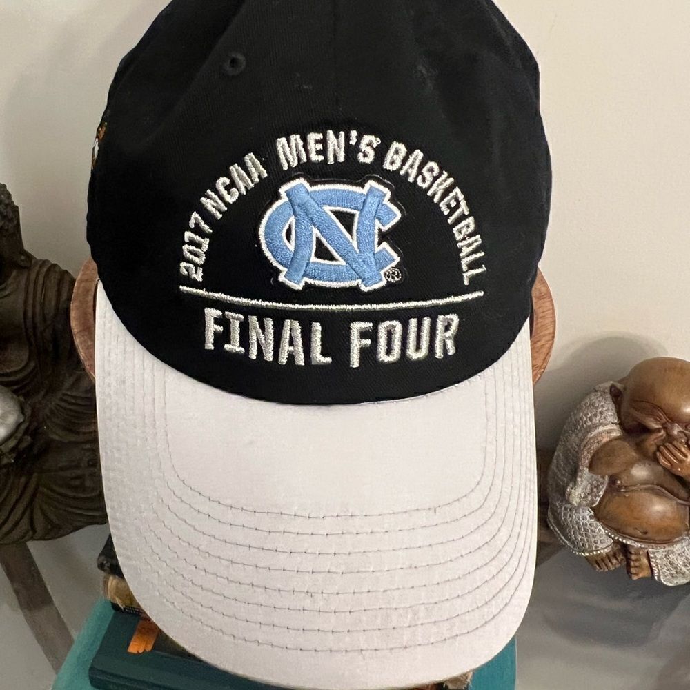 Men’s Nike 2017 NC NCAA Men’s Basketball Final Four National Champions SnapBack - Picture 1 of 8